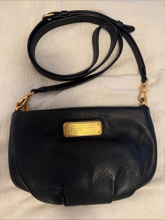 Marc By Marc Jacobs Handbags - Marc by Marc Jacobs Black Leather Pebbled Crossbody with Gold Plaque